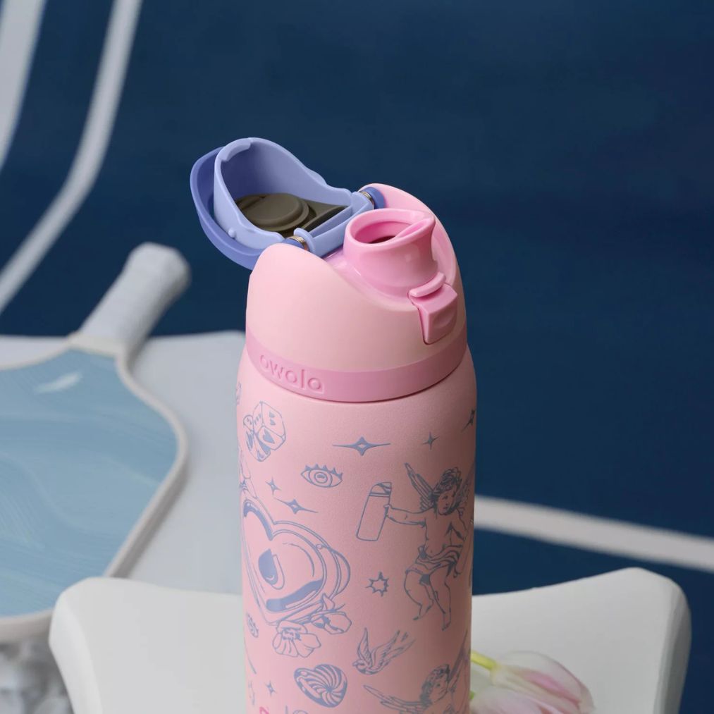 Owala FreeSip® - 32oz | 946 mL - Shot to the Heart