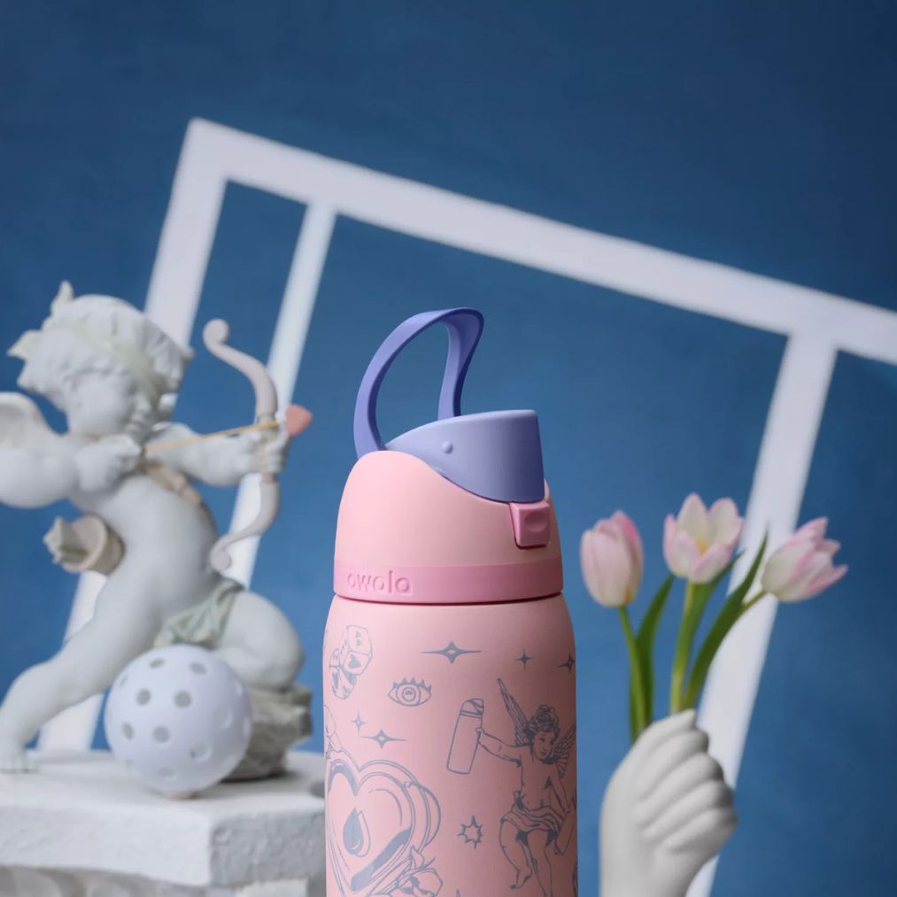 Owala FreeSip® - 32oz | 946 mL - Shot to the Heart