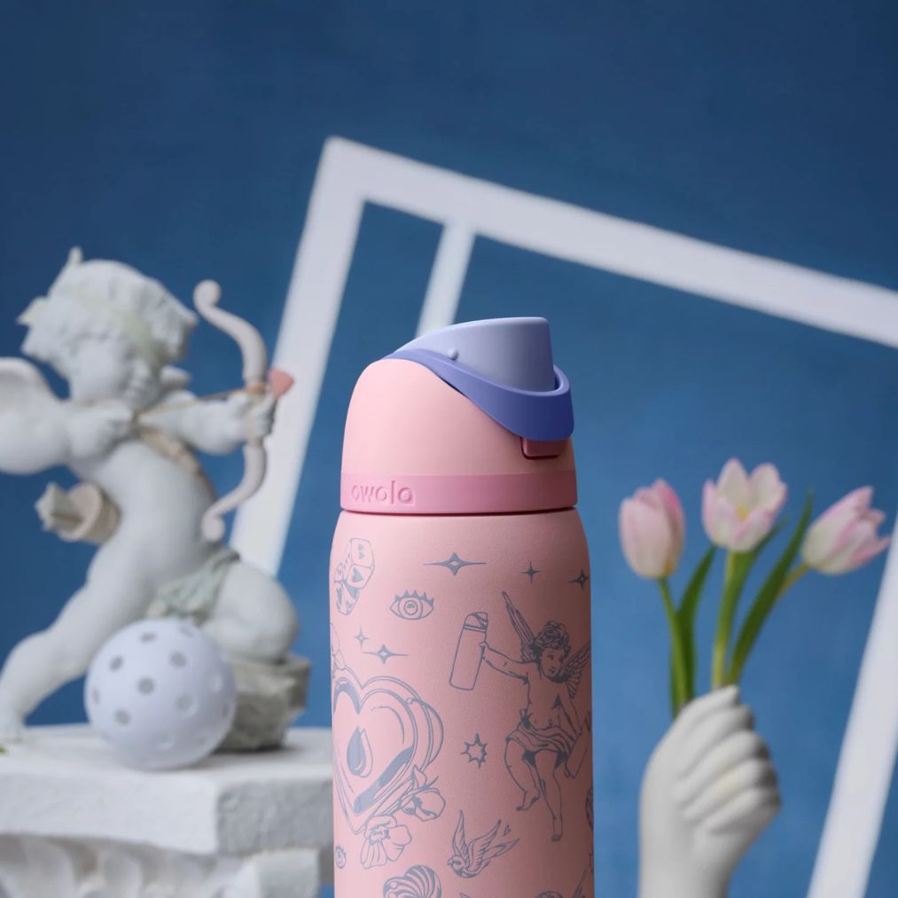 Owala FreeSip® - 32oz | 946 mL - Shot to the Heart